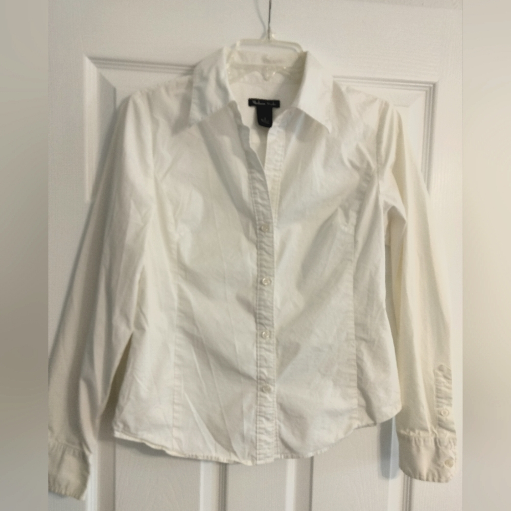 Madison Studio Ladies size 8 Button Front Long Sleeve White Cotton Spandex Blous